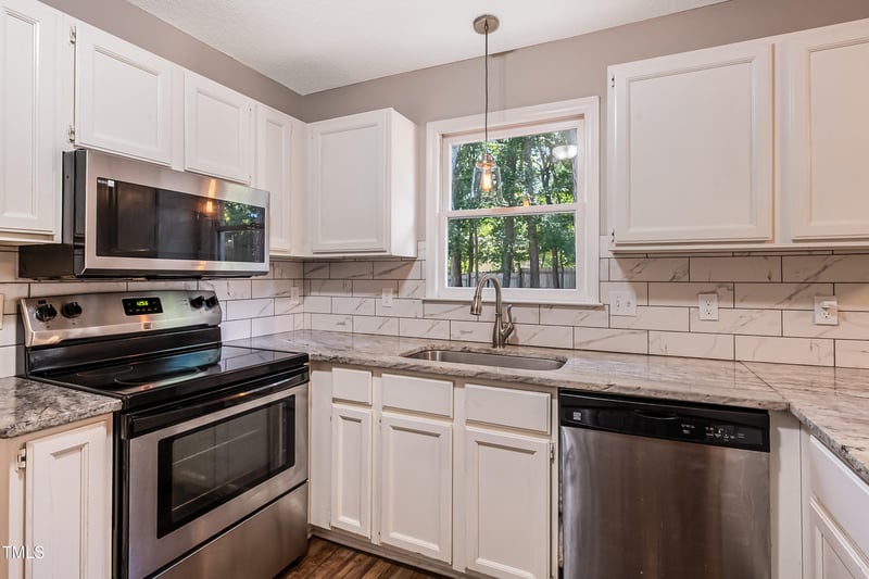 2704 Rockbridge Ct, Raleigh, NC 27604