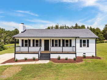 2704 Stageline Dr, Raleigh, NC 27603