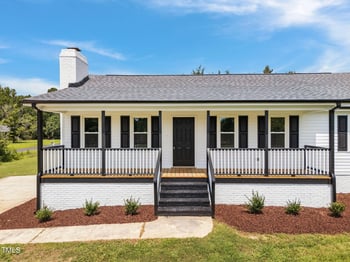 2704 Stageline Dr, Raleigh, NC 27603