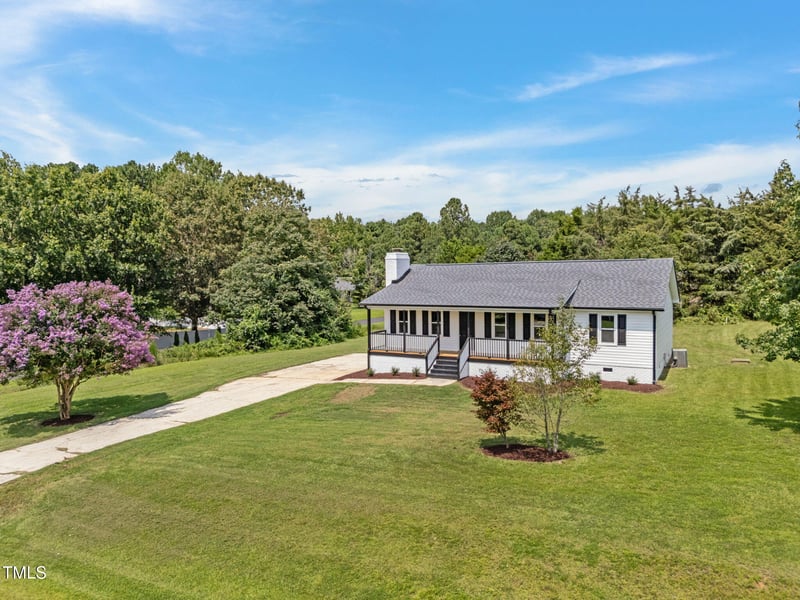 2704 Stageline Dr, Raleigh, NC 27603