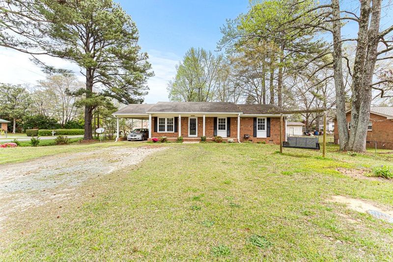 2705 Academy St, Sanford, NC 27330