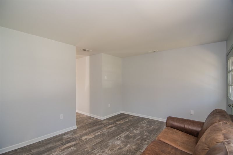 2705 Casco Cir, Raleigh, NC 27610