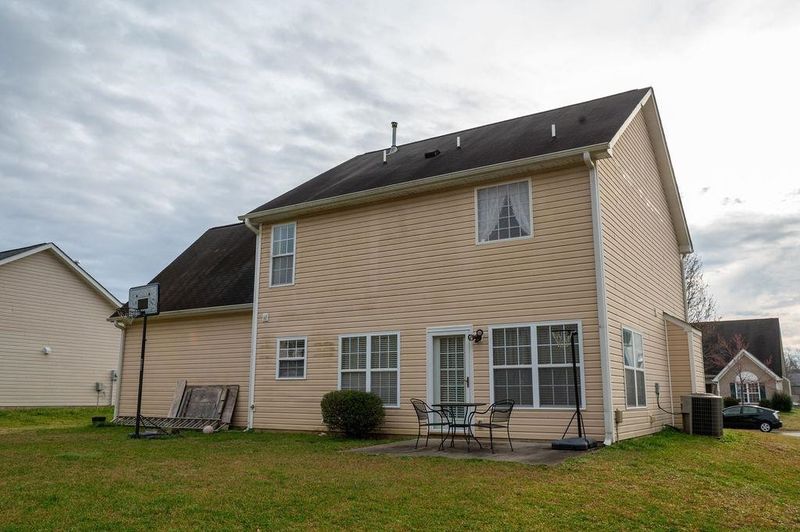 2705 Creek Bend Ct, Graham, NC 27253