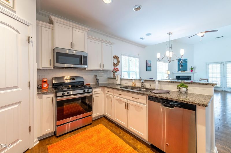 2705 Cypress Point Ln, Raleigh, NC 27614