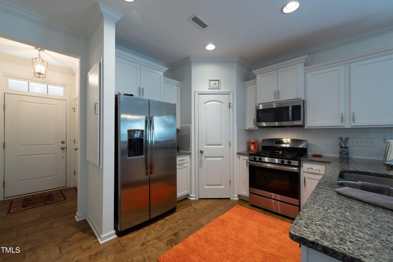 2705 Cypress Point Ln, Raleigh, NC 27614