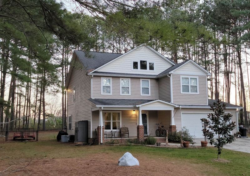 2705 Daniels Landing Dr, Raleigh, NC 27610