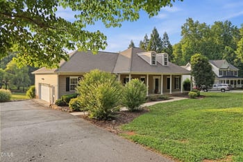 2705 Percussion Dr, Hillsborough, NC 27278