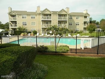 2705 Preston Woods Ln #3, Fayetteville, NC 28303