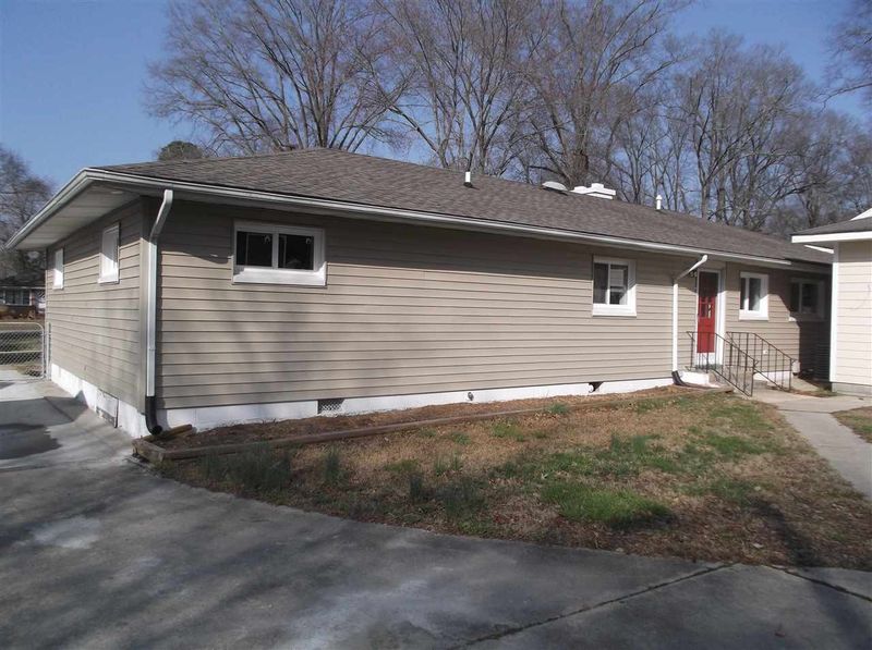 2705 Richwood Dr, Durham, NC 27705
