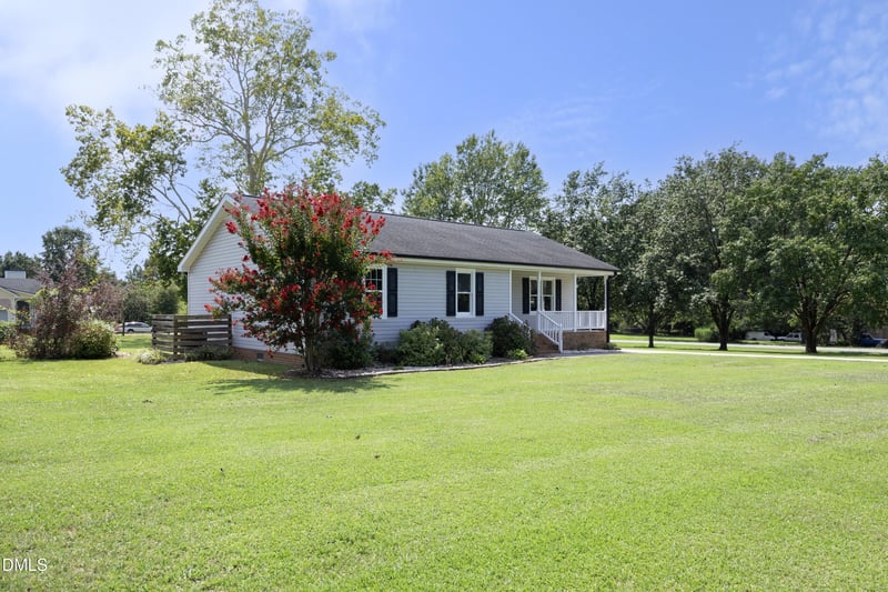 2705 Stageline Dr, Raleigh, NC 27603