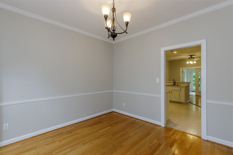 2705 Sterling Park Dr, Raleigh, NC 27603