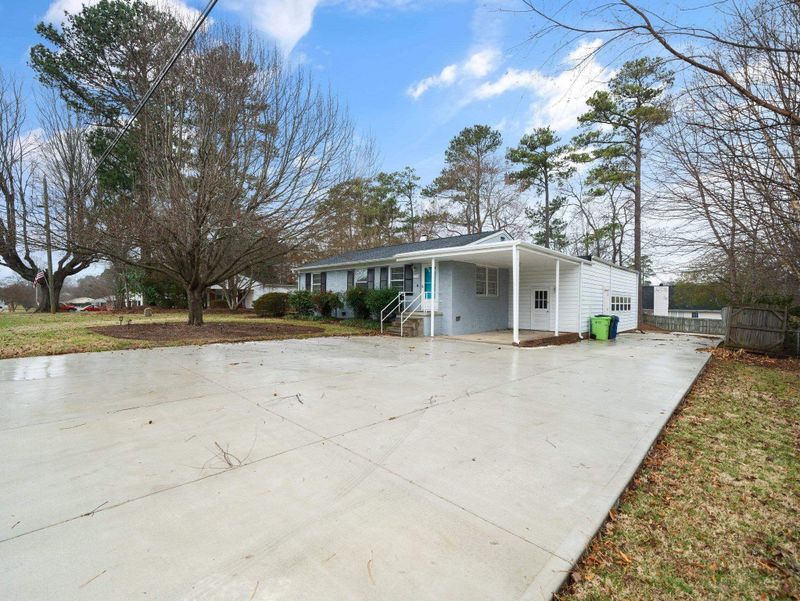 2706 Crestline Ave, Raleigh, NC 27603