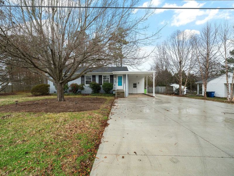 2706 Crestline Ave, Raleigh, NC 27603