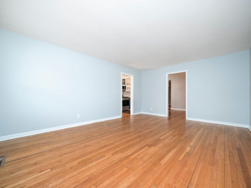 2706 Crestline Ave, Raleigh, NC 27603