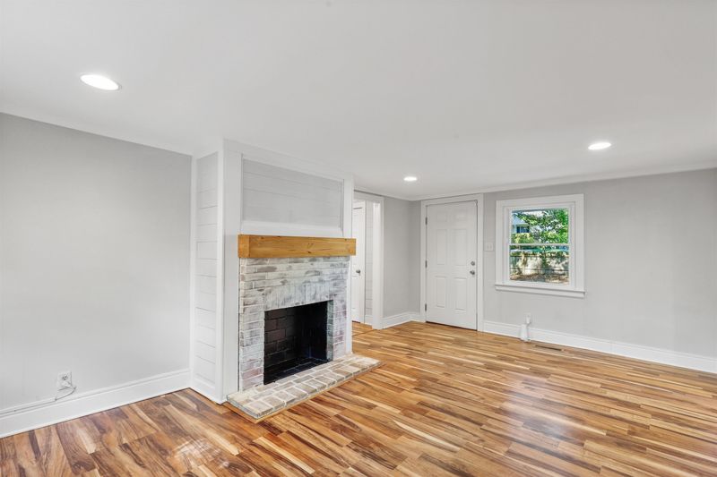 2706 Dearborn Dr, Durham, NC 27704