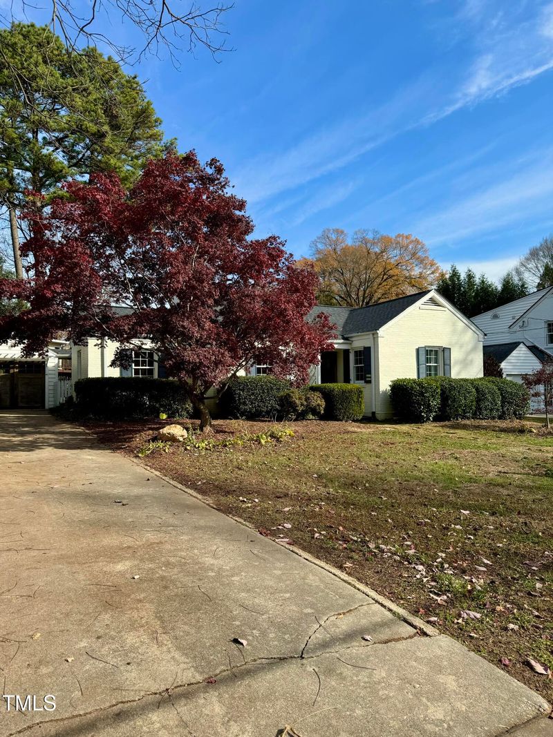 2706 Hazelwood Dr, Raleigh, NC 27608