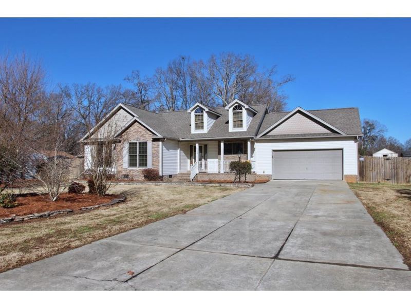 2706 Sumac Ln, Burlington, NC 27215