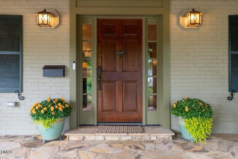 2707 Anderson Dr, Raleigh, NC 27608