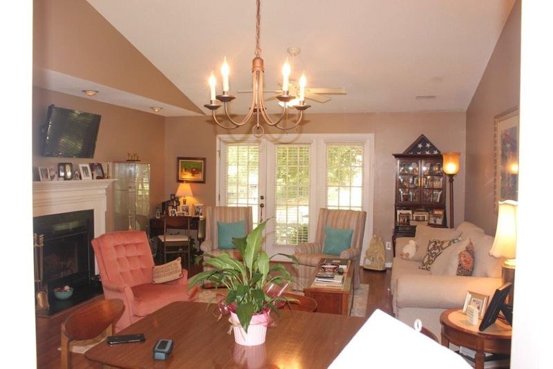 2707 Cottage Cir, Raleigh, NC 27613