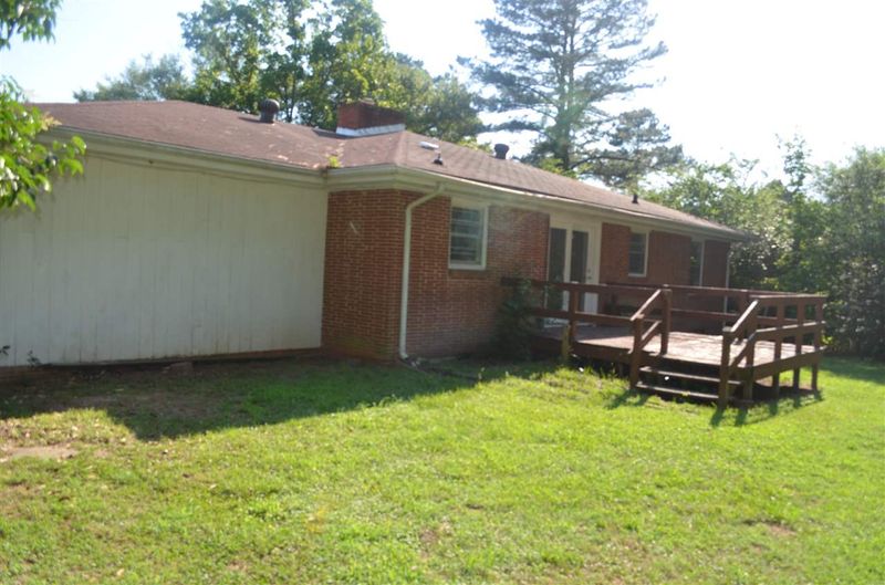 2707 Poole Rd, Raleigh, NC 27610