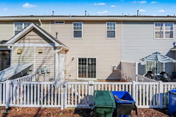 2707 Sunny Corners Ct, Raleigh, NC 27614