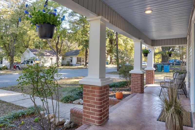 2708 Ashe St, Durham, NC 27703