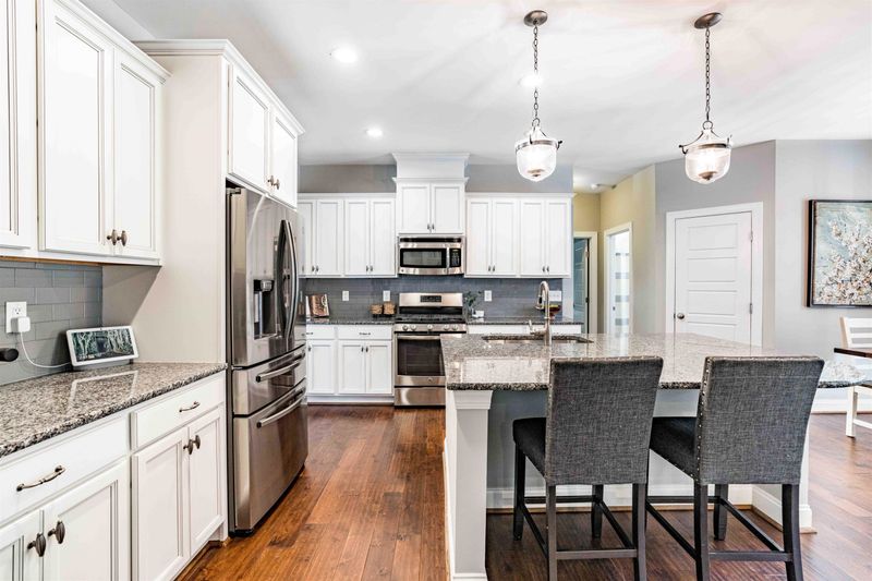 2708 Cutleaf Dr, Apex, NC 27539