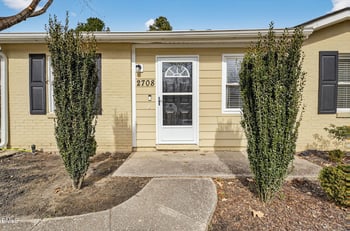 2708 Plainsfield Cir, Raleigh, NC 27610