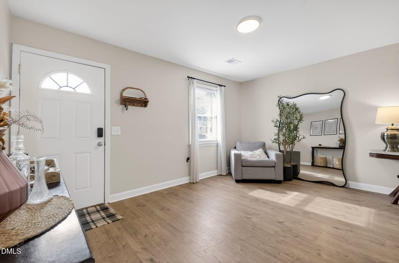 2708 Plainsfield Cir, Raleigh, NC 27610