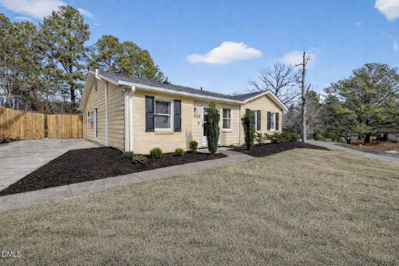 2708 Plainsfield Cir, Raleigh, NC 27610