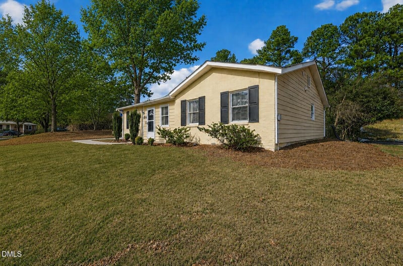 2708 Plainsfield Cir, Raleigh, NC 27610