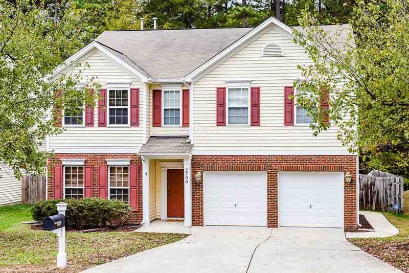 2708 Sagebrush Ln, Durham, NC 27703