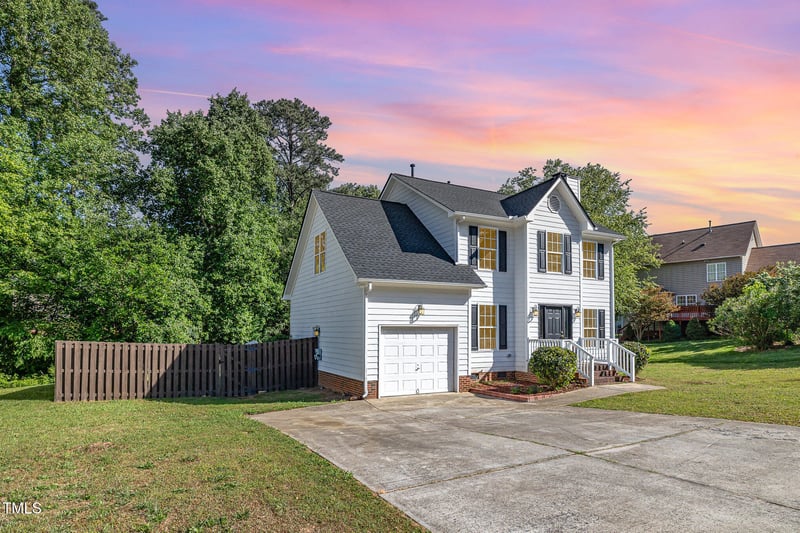 2708 Tryon Pines Dr, Raleigh, NC 27603