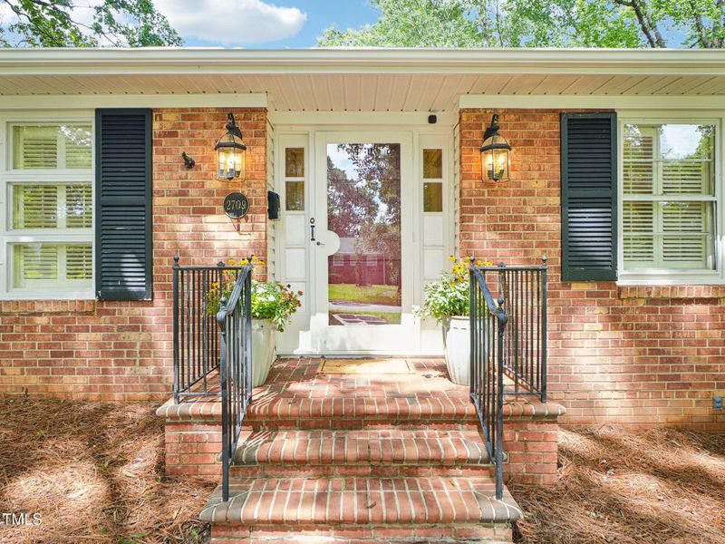 2709 Amherst Ave, Burlington, NC 27215