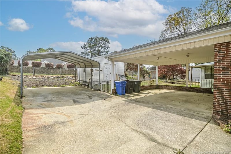 2709 Fordham Dr, Fayetteville, NC 28304