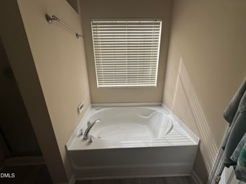 2709 Hamilton Green Dr, Durham, NC 27703