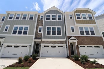 2709 Hunter Woods Dr #560, Apex, NC 27502