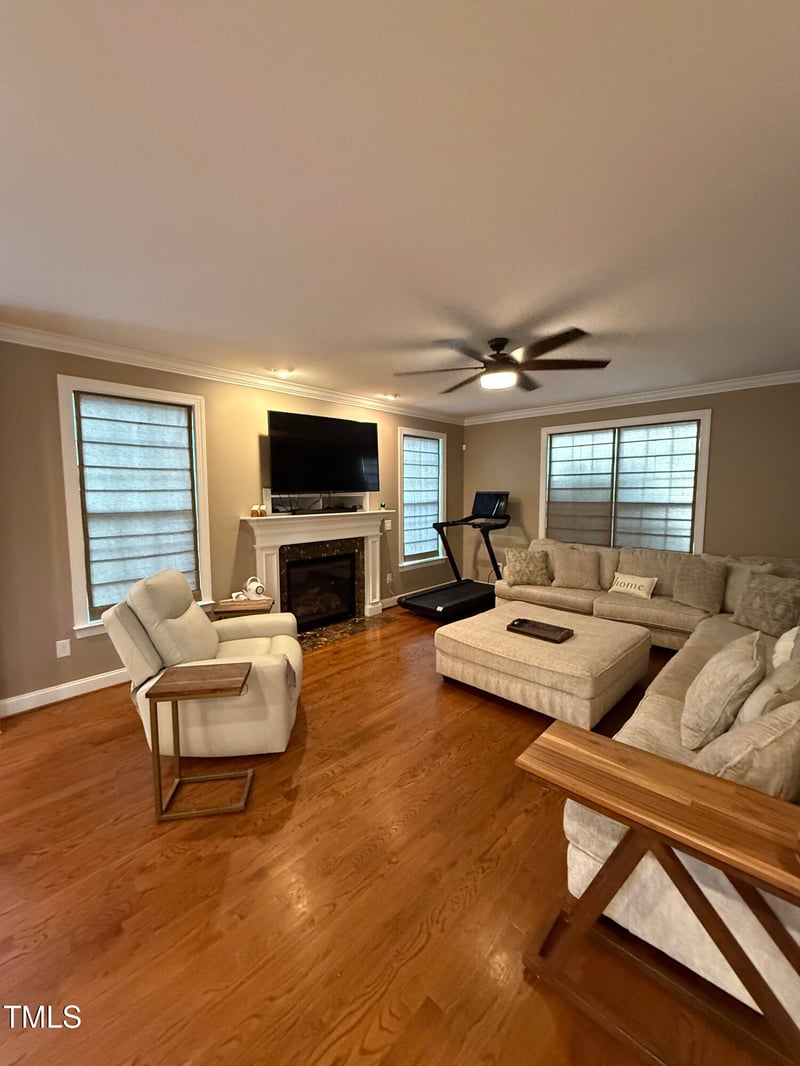 2709 Sardinia Ln, Apex, NC 27502
