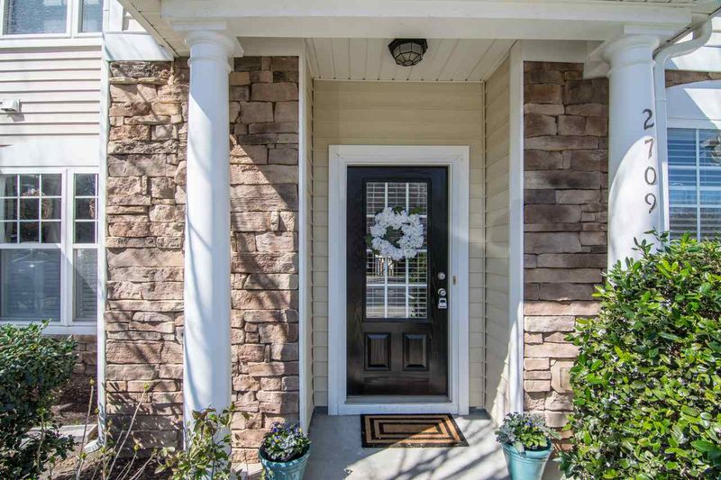 2709 Sunny Corners Ct, Raleigh, NC 27614