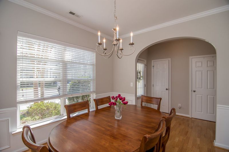 2709 Sunny Corners Ct, Raleigh, NC 27614