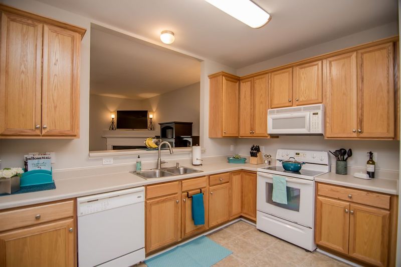 2709 Sunny Corners Ct, Raleigh, NC 27614