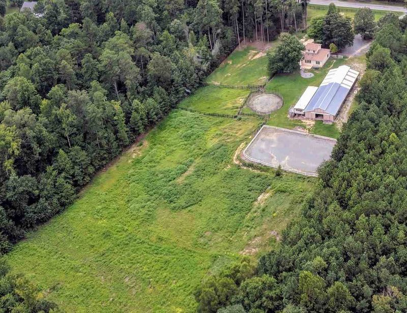 2709 White Cross Rd, Chapel Hill, NC 27516