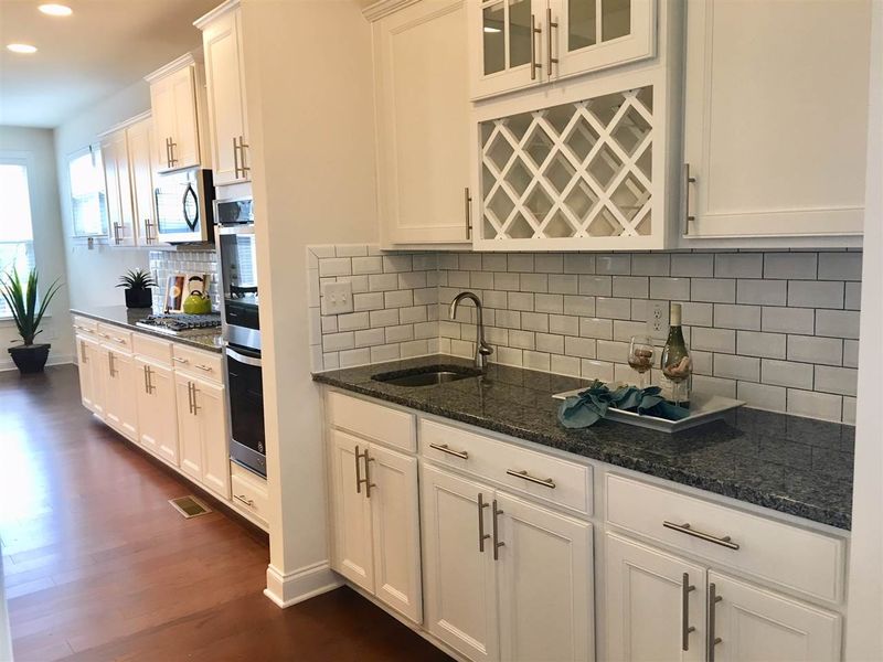 271 Lochmaddy Dr #6, Burlington, NC 27215
