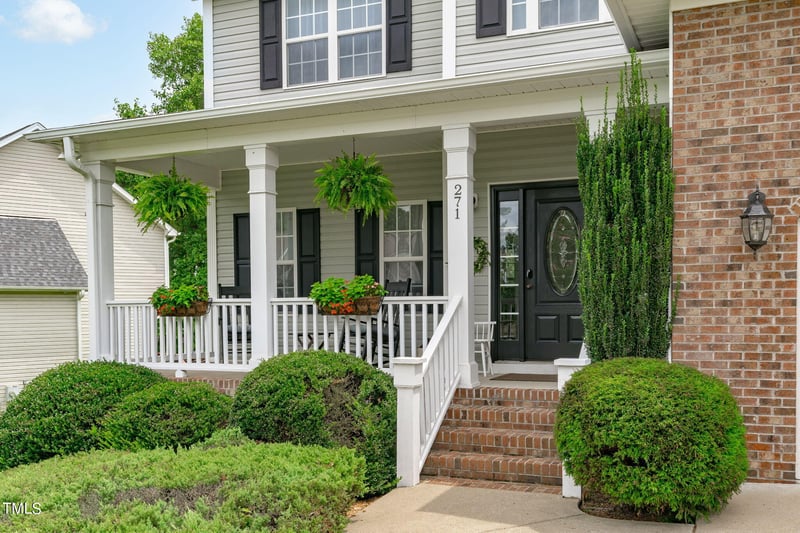 271 Majestic Oak Dr, Garner, NC 27529