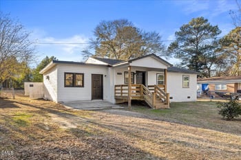 2710 Academy St, Sanford, NC 27332