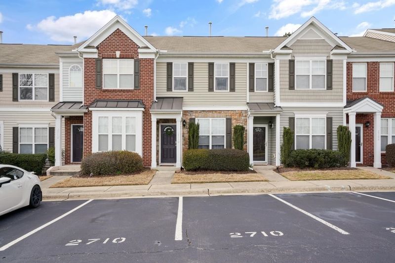 2710 Chilton Pl, Raleigh, NC 27616