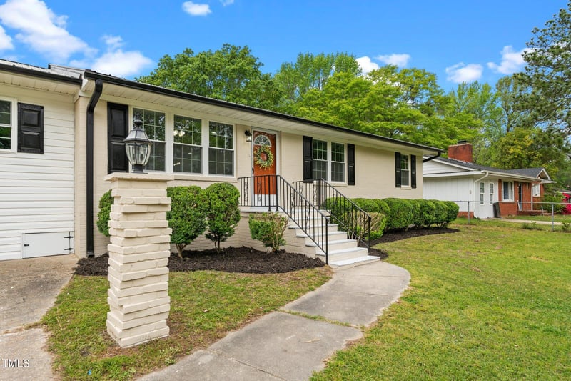 2712 Cameron Dr, Sanford, NC 27332