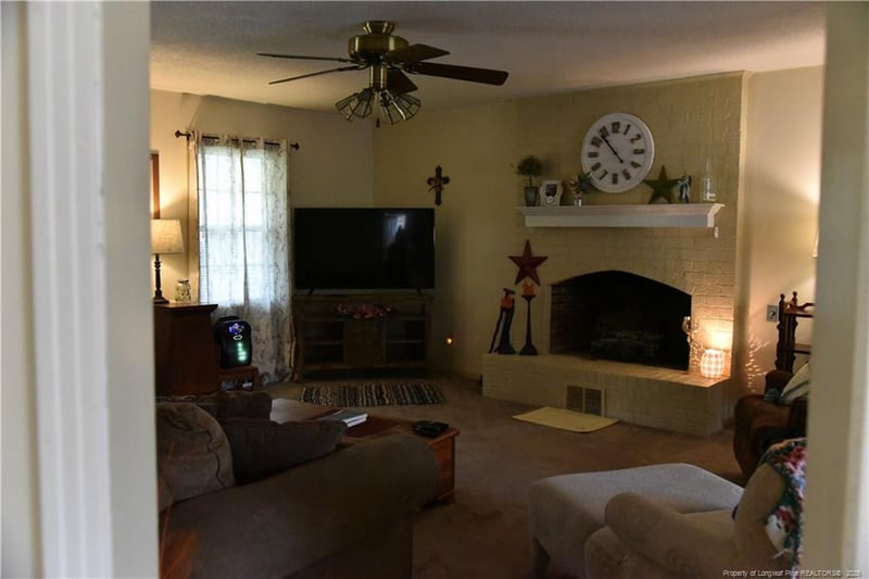 2712 Charwood Pl, Sanford, NC 27330