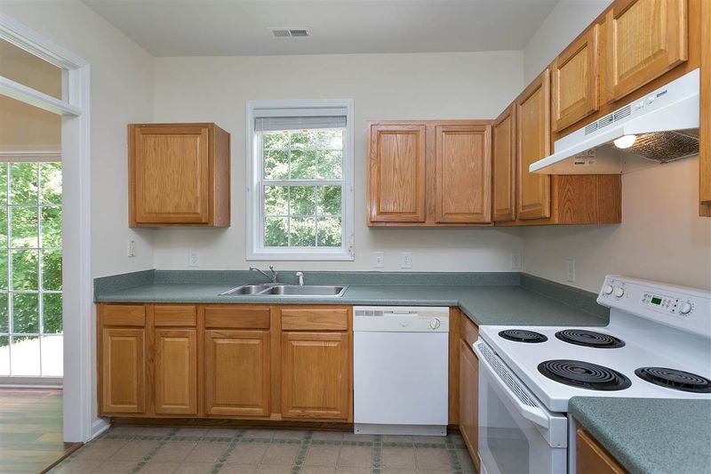 2712 Hope Diamond Ct, Raleigh, NC 27610