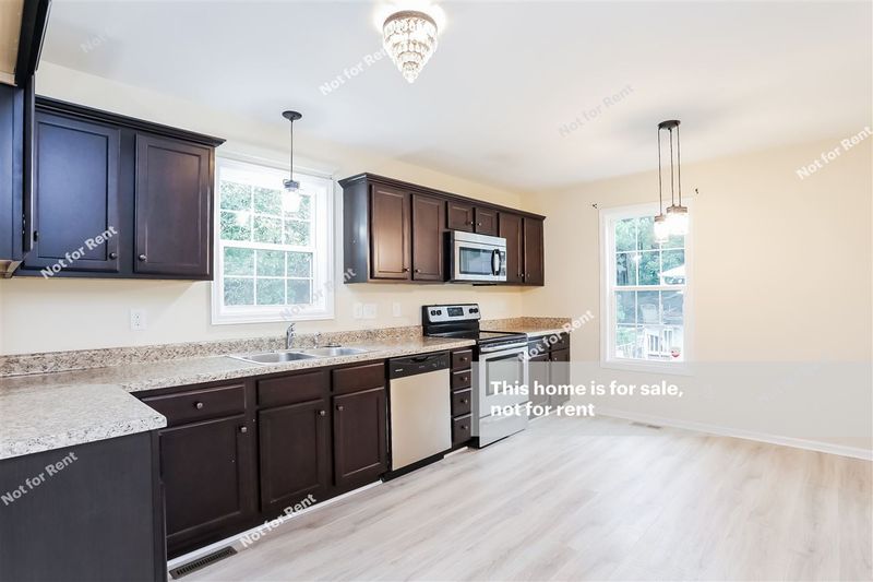 2712 Landis St, Raleigh, NC 27603